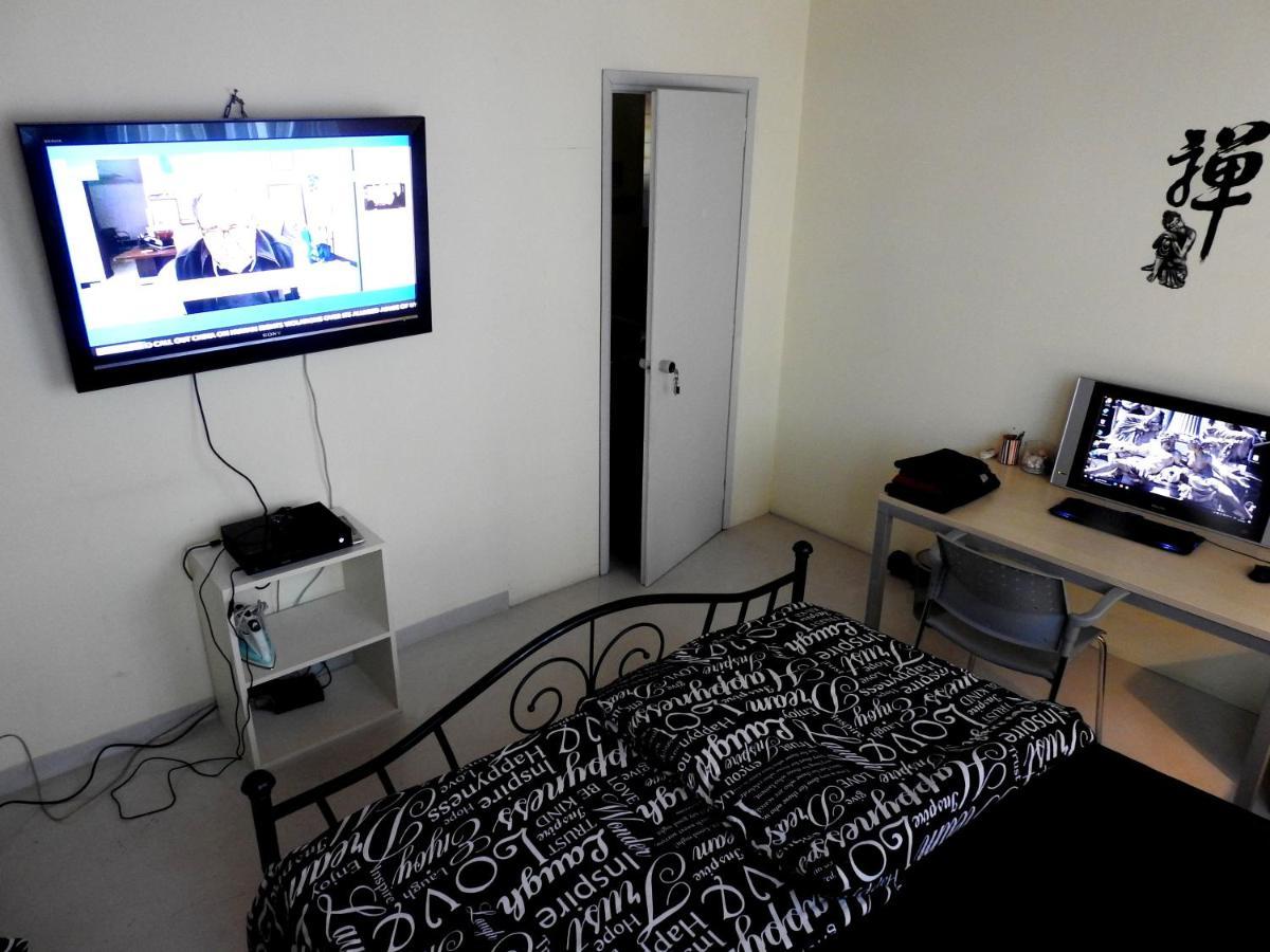 Port Very Near Fast Wi-Fi Netflix Room1 ピレウス エクステリア 写真